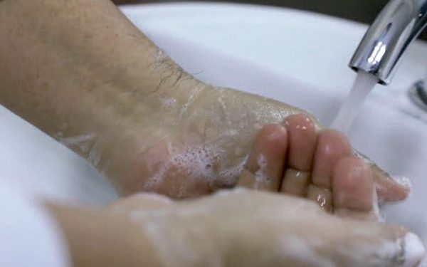 EsSalud: lavado de manos reduce en 30% riesgo de contraer enfermedades infecciosas respiratorias, gastrointestinales, oculares además del COVID 19