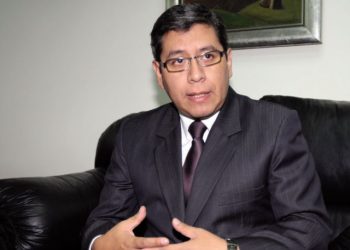Minsa garantiza distribución y aplicación gratuita de la vacuna en el país