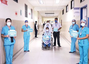 Óscar Ugarte: Empezaremos a vacunar a los adultos mayores con dosis de Pfizer