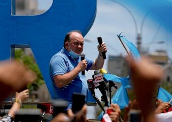 Rafael López Aliaga de Renovación Popular es quien sube mas
