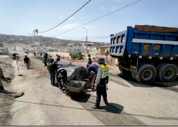 Óscar Ugarte: Empezaremos a vacunar a los adultos mayores con dosis de Pfizer