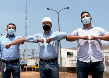 Primera planta de oxigeno medicinal se encuentra en fase de construccion en qura sur. Alcalde spadaro inspeccionó avance de obras y anunció segunda planta que estará en pachacútec