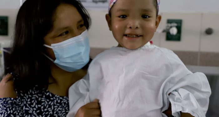 Congresistas piden al Ejecutivo cambiar de estrategia sanitaria para frenar muertes por coronavirus