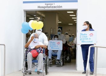 Más pacientes que vencieron al COVID-19 fueron dados de alta en la Villa Rebagliati