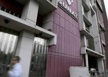 Especialistas del hospital Rebagliati  brindan recomendaciones para evitar lesiones por teletrabajo  a través de la ergonomía