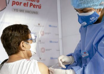 Covid-19: el 31 de mayo se iniciará la vacunación a población de 60 a 64 años