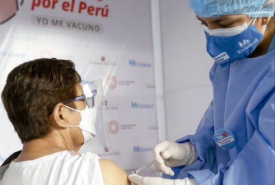 Covid-19: el 31 de mayo se iniciará la vacunación a población de 60 a 64 años