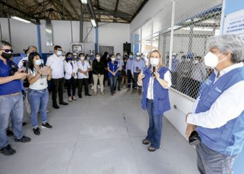 Fiorella Molinelli Inauguró 2 Centros Médicos Especializados del Primer Nivel de Atención en zona de frontera con Brasil para beneficio de comunidades alejadas de Ucayali