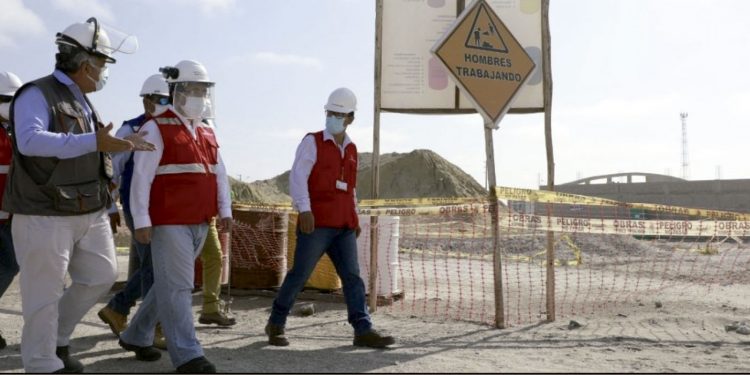 Nelson Shack recorrió zonas afectadas en la provincia de Sechura