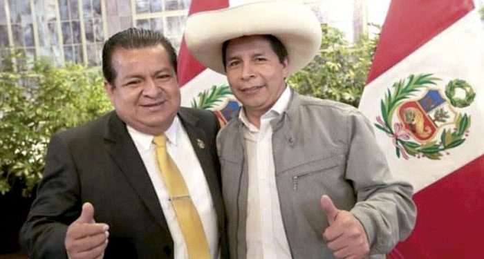 Presidente Castillo acepta renuncia de Walter Ayala
