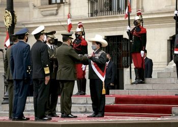 Remezón político de cómo se maneja los ascensos en las ffaa bajo la presión de palacio de gobierno, lo que es inaceptable