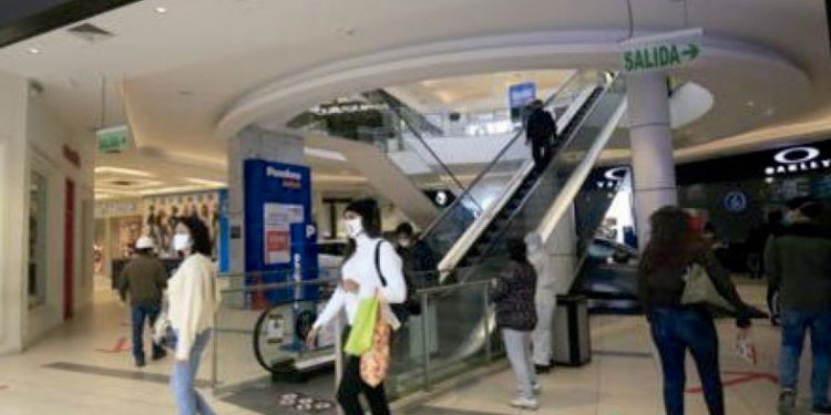 Ciudadanos presentan denuncia constitucional contra Pedro Castillo ante el Congreso y piden su inhabilitación por 10 años