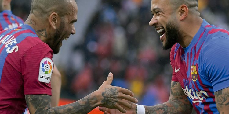 En medio de más denuncias de corrupción, una vergüenza que no camine la moción de vacancia presidencial