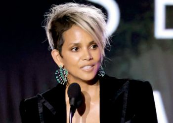 Halle Berry pronunció un potente discurso en los Critics Choice Awards 2022 tras recibir el premio SeeHer