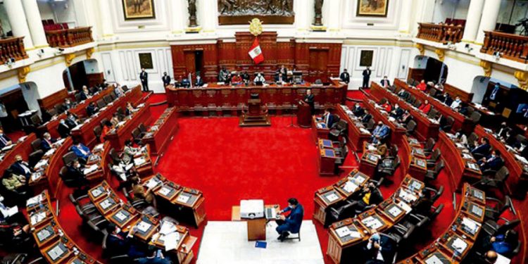 Congresistas no pierdan el tiempo en más interpelaciones, al premier aníbal torres se le tiene que censurar
