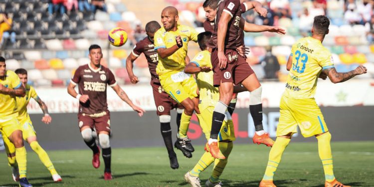 UNIVERSITARIO LE GANÓ 2-0 A STEIN