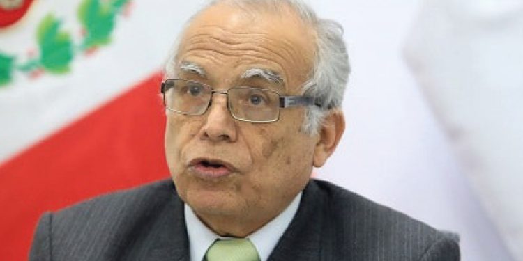 Pedro Castillo se encuentra muñequeado por la posible detención de su esposa Lilia Paredes y de otros familiares