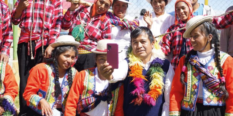Pedro Castillo califica de “allanamiento ilegal” operativo para detener a su cuñada Yenifer Paredes