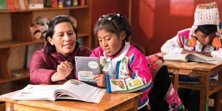 El viaje al vaticano de Pedro Castillo en peligro y hoy podría perder a otro ministro, si el congreso censura a Willy Huerta