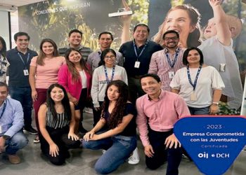 Comisión aprueba moción que declara persona no grata a presidente de México