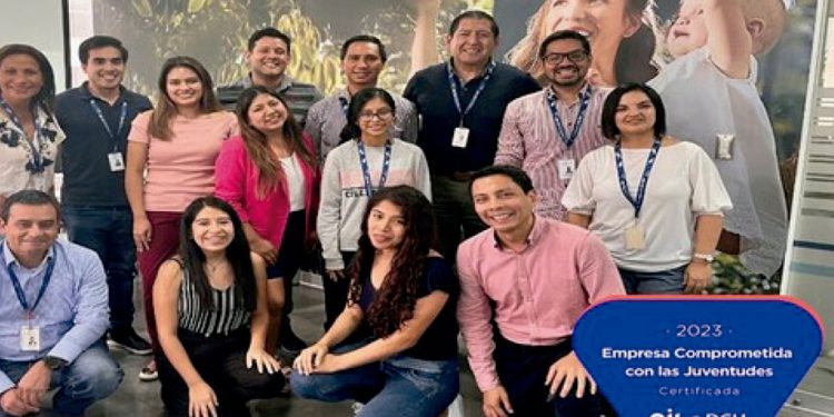 Comisión aprueba moción que declara persona no grata a presidente de México