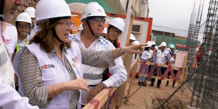 Minedu separa y denuncia a 177 personas por trabajar como profesores con títulos falsos