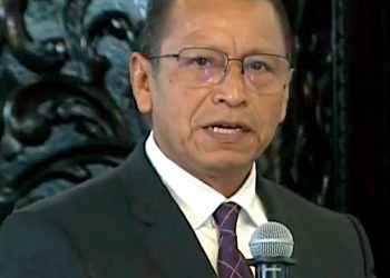 Ministro Maurate pide a trabajadores de EsSalud evitar huelga y seguir dialogando