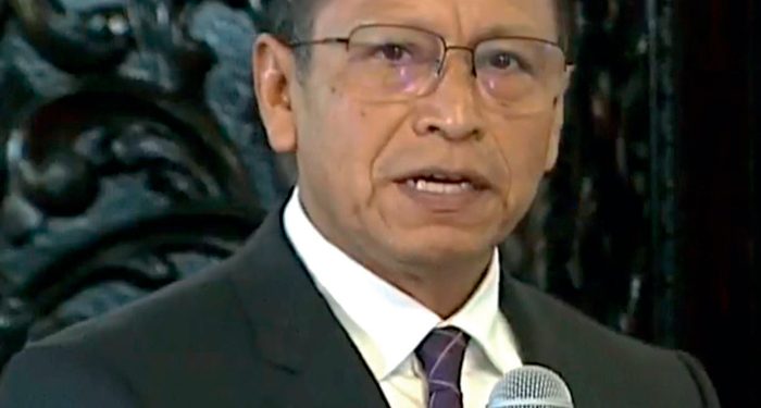 Ministro Maurate pide a trabajadores de EsSalud evitar huelga y seguir dialogando