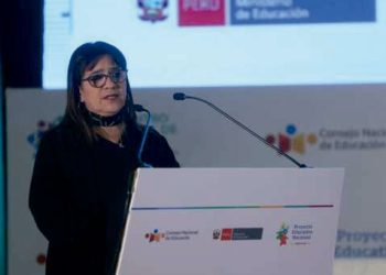 Ministra de Educación pide participación ciudadana para enfrentar Fenómeno El Niño