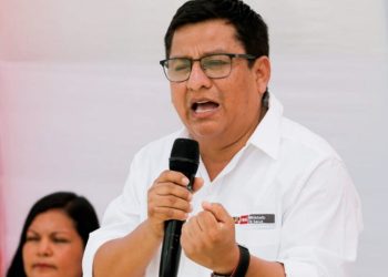 Ministro César Vásquez: “Quienes amenazan con ir a huelga son los que más se han beneficiado”