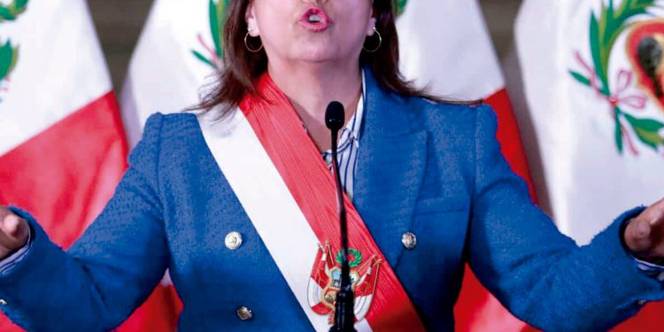 El 2024 no será un paseo, será un año difícil para la mandataria quien tiene acusaciones y reina el fantasma de la vacancia