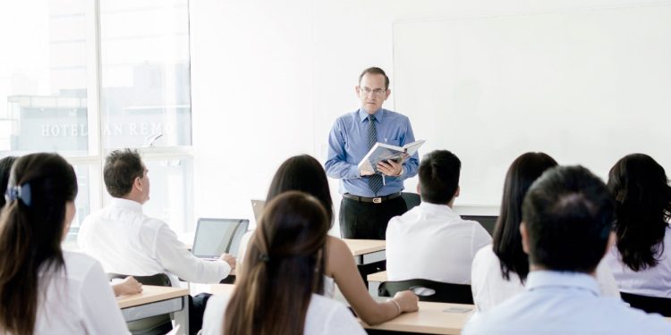 La Escuela Nacional de Control convoca a funcionarios y servidores públicos