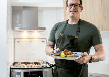 Panceta crocante con plátanos a la naranja: La receta del chef Rafael Piqueras para sorprender en Navidad o Año Nuevo