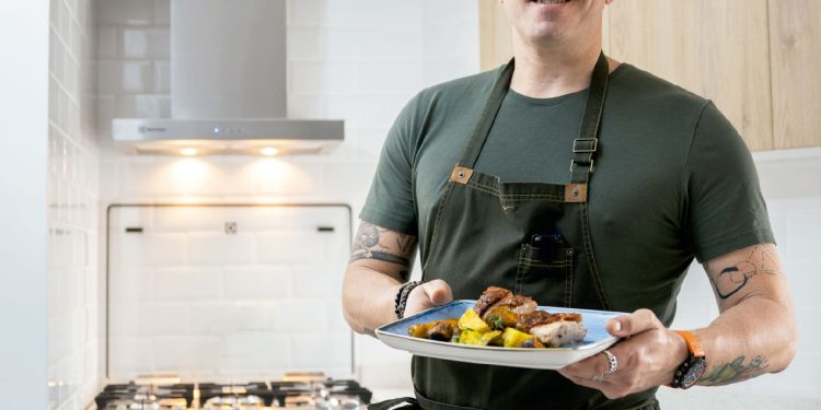 Panceta crocante con plátanos a la naranja: La receta del chef Rafael Piqueras para sorprender en Navidad o Año Nuevo