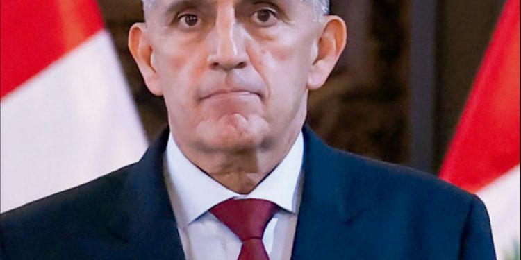 Gran error político del gobierno al anunciar el respaldo al ministro del interior, víctor torres a pesar de las denuncias que tiene