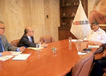 PetroPerú: Sindicato de Trabajadores Administrativos sostiene reunión con el ministro de Energía y Minas