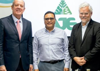Grupo AJE sella alianza con APEC Perú 2024