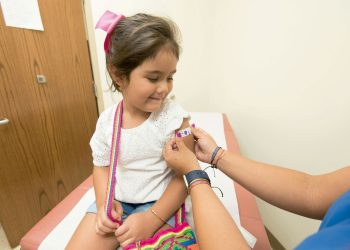 Sanitas: “La vacunación infantil es clave para proteger la vida de los niños”