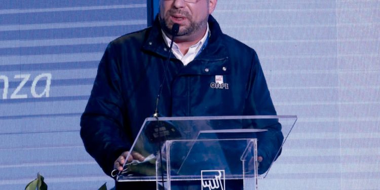 Walter Gutiérrez renuncia al cargo de embajador del Perú en España