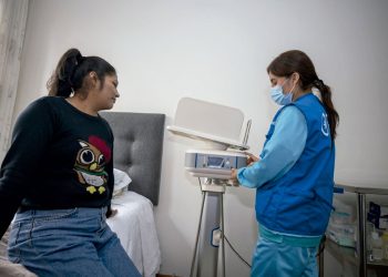 EsSalud: capacitan a familiares de pacientes que se dializan para que sean cuidadores