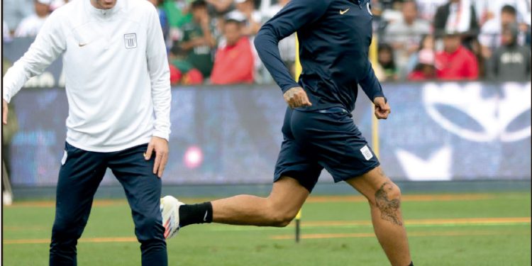 Alianza Lima: Paolo Guerrero fue presentado de manera oficial ante miles de hinchas