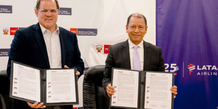 LATAM AIRLINES Y EL PROGRAMA JÓVENES PRODUCTIVOS DEL MINISTERIO DE TRABAJO SE UNEN PARA MEJORAR LA INCLUSIÓN LABORAL DE JÓVENES CON DISCAPACIDAD