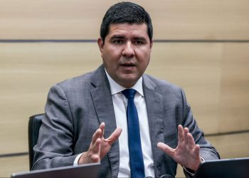 FREDY HINOJOSA SE CONVIERTE EN EL VERDUGO OFICIAL Y SU OBJETIVO ES SILENCIAR A LA PRENSA PARA QUE NO PUBLIQUEN LAS PROTESTAS Y ATAQUES AL GOBIERNO