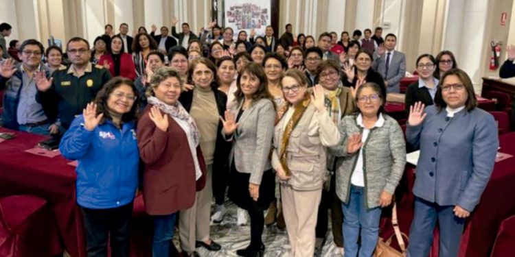 JUECES SUPREMOS PIDEN PLENO EXTRAORDINARIO