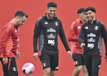 JORGE FOSSATI ASEGURA QUE PERÚ SALDRÁ A ENFRENTAR A BRASIL CON HUMILDAD