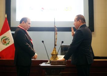 PRESIDENTE DEL PODER JUDICIAL TOMÓ JURAMENTO AL NUEVO JEFE DE LA SUNAT, VÍCTOR MEJÍA NINACÓNDOR