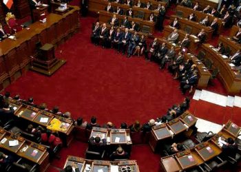 JUECES SUPREMOS PIDEN PLENO EXTRAORDINARIO