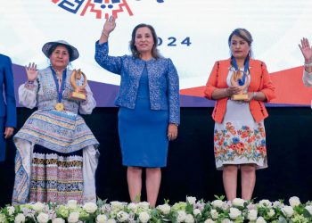 EMPRESARIOS LE HACEN AÑICOS A LA PRESIDENTA Y QUERÍAN QUE ELLA ACUDA  A CLAUSURAR EL EVENTO DONDE CREEN QUE SOLUCIONAN LOS PROBLEMAS DEL PAÍS