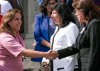 PRESIDENTA DINA BOLUARTE INVITÓ AL PAPA LEÓN XIV A VISITAR PERÚ