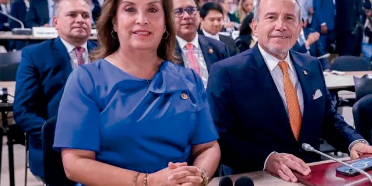 CANCILLER INDICÓ QUE DINA BOLUARTE FIRMÓ TRATADO DE ALTA MAR Y DIJO QUE ES FALSO QUE AFECTE LA SOBERANÍA DE LAS 200 MILLAS
